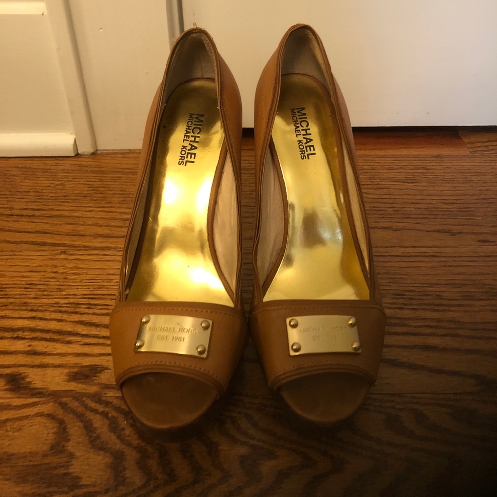 Michael Kors Tan Platform Heels Size 8.5